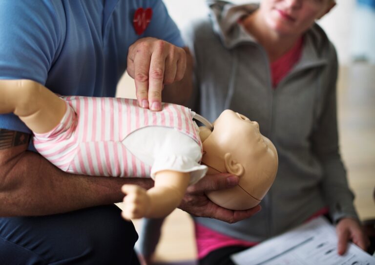 Child and Infant First Aid Training for Parents Singapore | EFAR